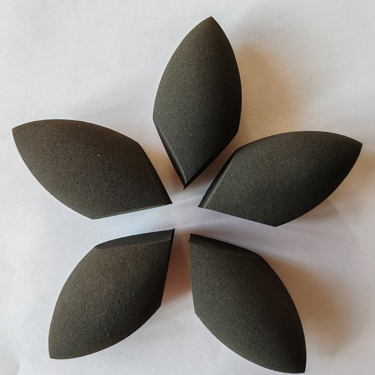 Rocket Makeup Sponge: Soft and skin-friendly, suitable for both dry and wet use