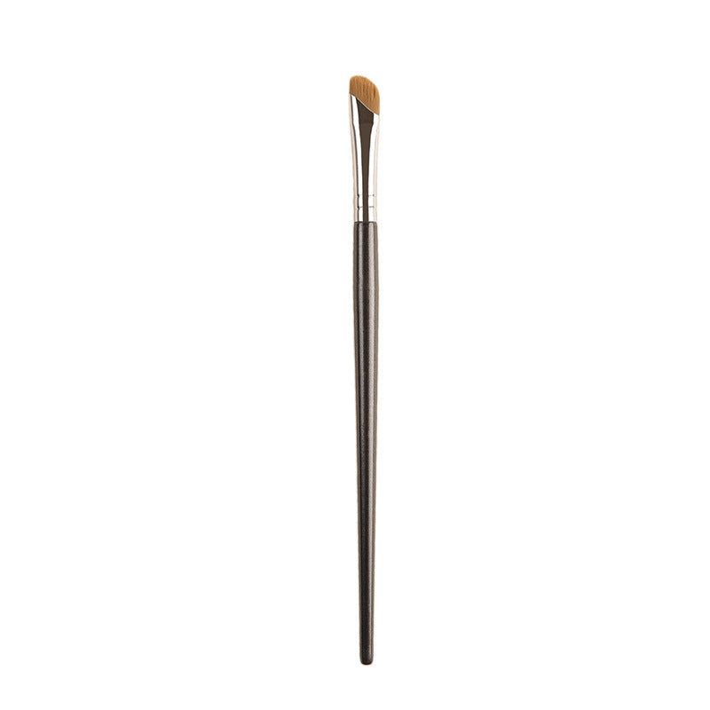 Small fiber sickle eyeliner brush