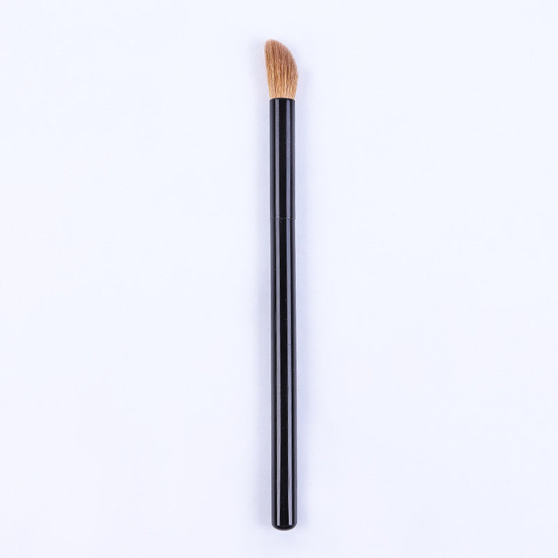 Finger-tip nose shadow brush angled tip